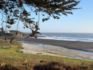 Cambria Tides